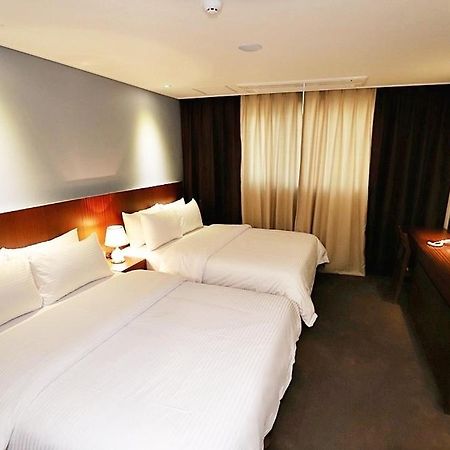 Sea Moon Tourist Hotel Инчон Экстерьер фото