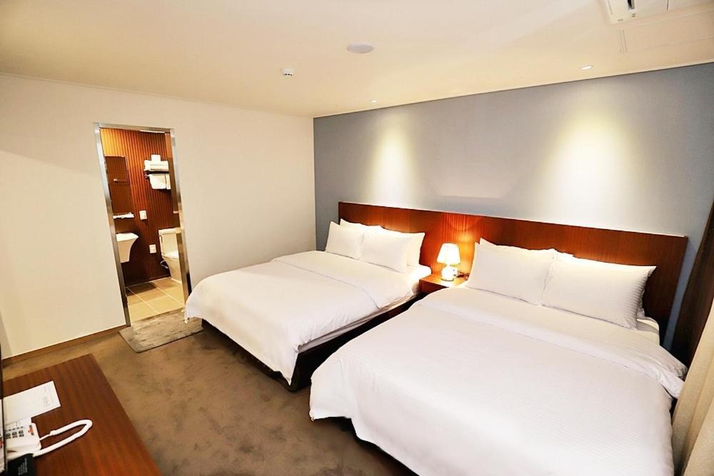 Sea Moon Tourist Hotel Инчон Экстерьер фото