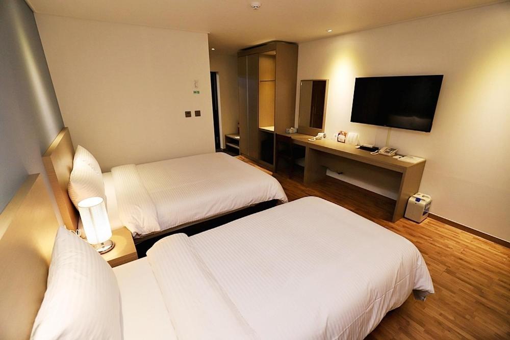 Sea Moon Tourist Hotel Инчон Экстерьер фото