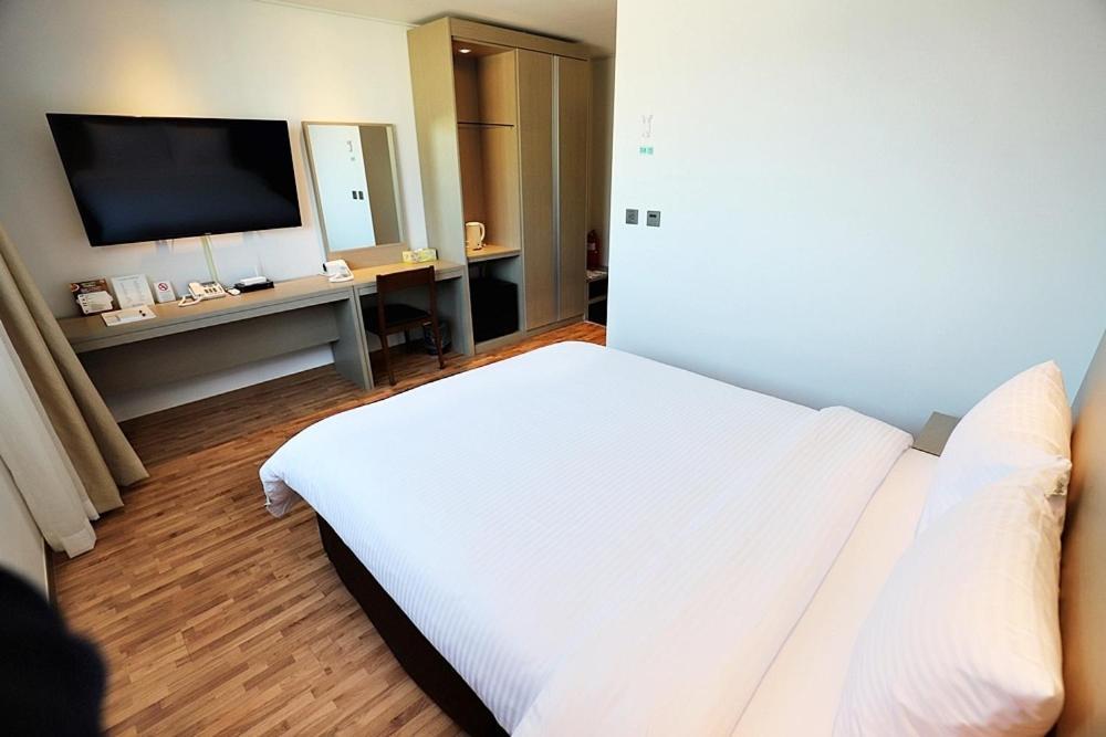 Sea Moon Tourist Hotel Инчон Экстерьер фото