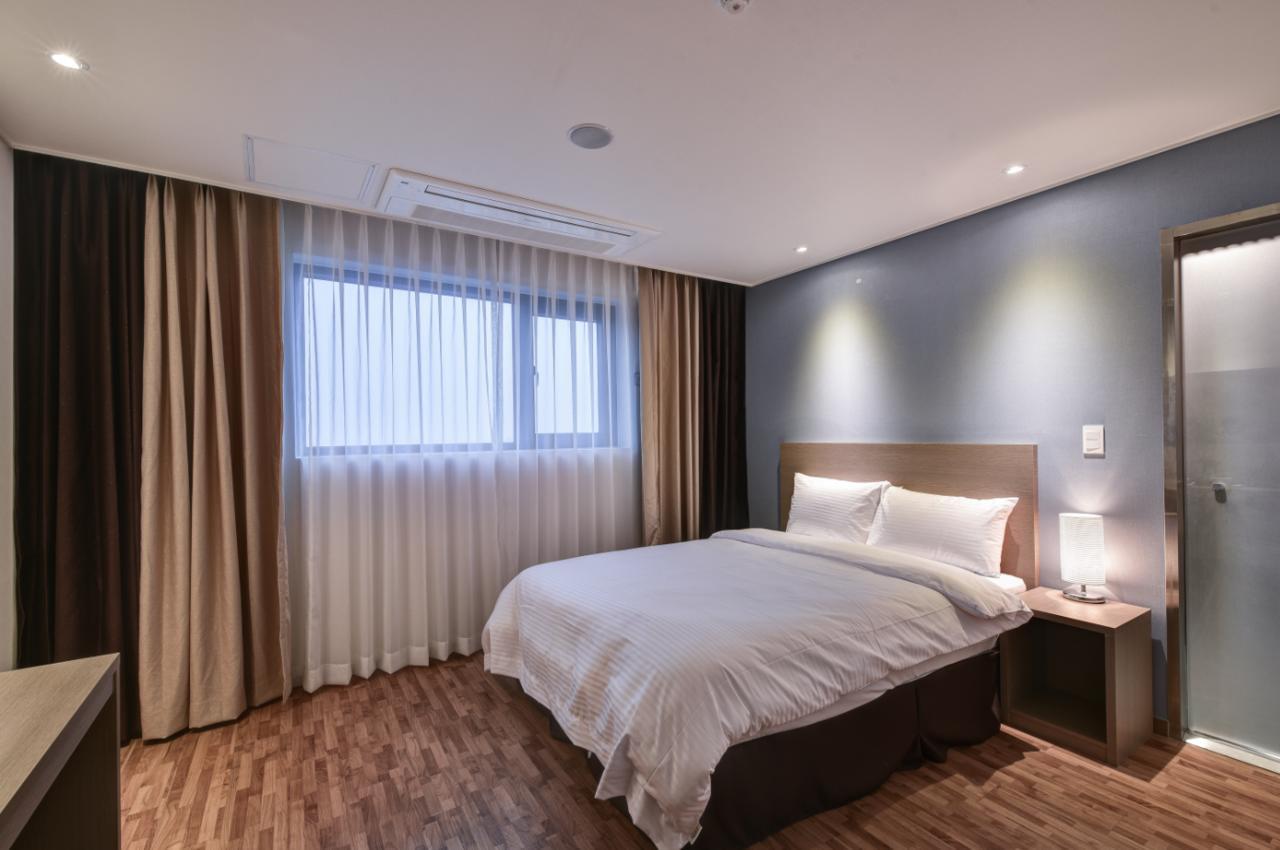 Sea Moon Tourist Hotel Инчон Экстерьер фото