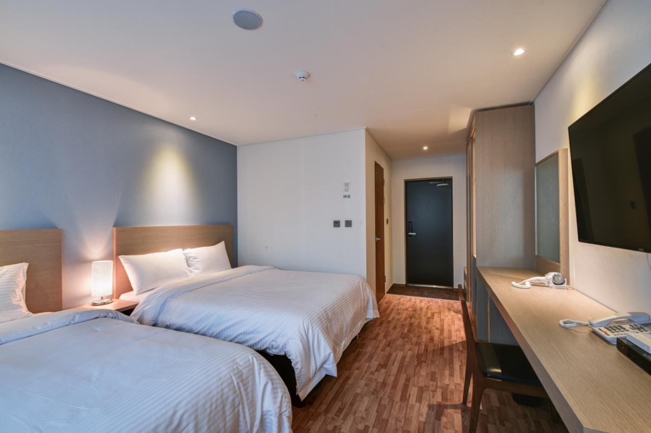 Sea Moon Tourist Hotel Инчон Экстерьер фото